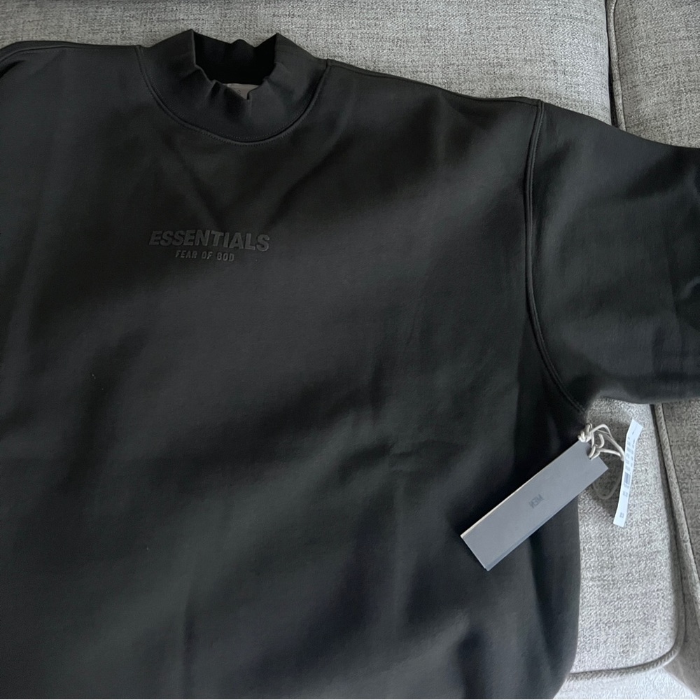 FEAR OF GOD ESSENTIALS CORE CREWNECK - STRETCH LIMO Off Black size SM